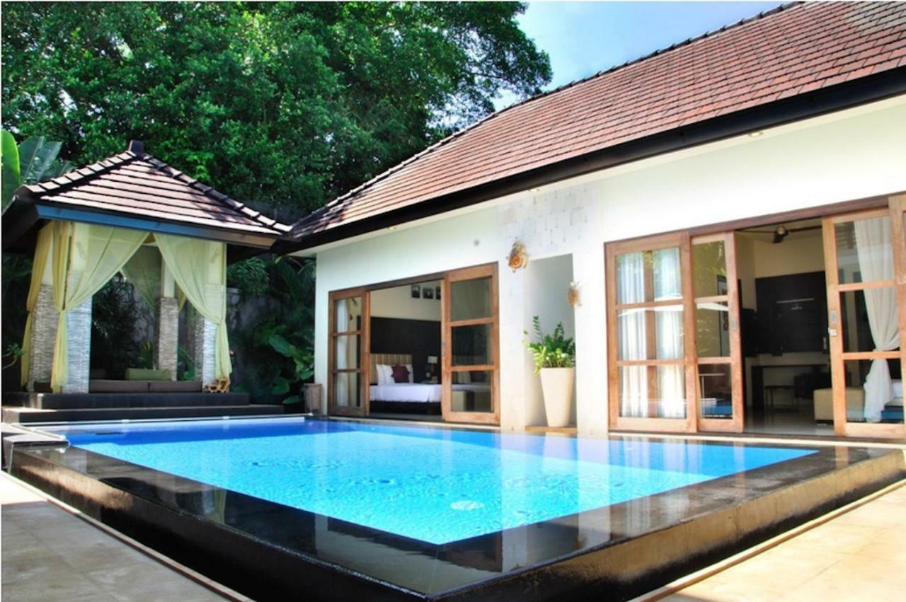 M Two Villas Seminyak Exterior photo